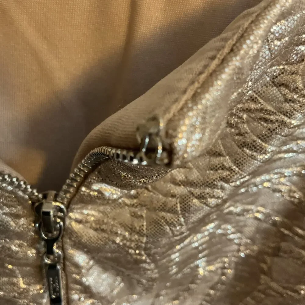 GUESS Mini Skirt Metallic Textured‎ Women’s Size 0 Stretch Zip Back Lined